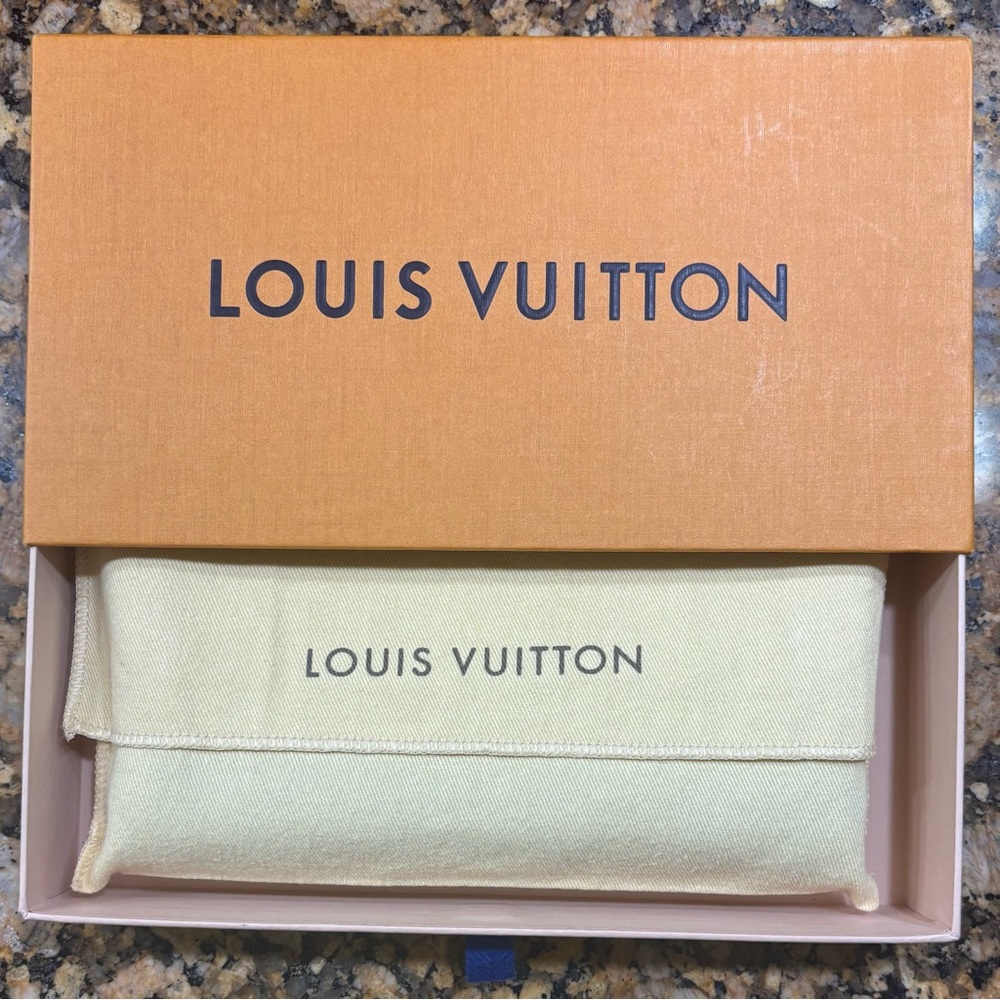 🌸Louis Vuitton Brown Monogram Wallet - Picture 11 of 12